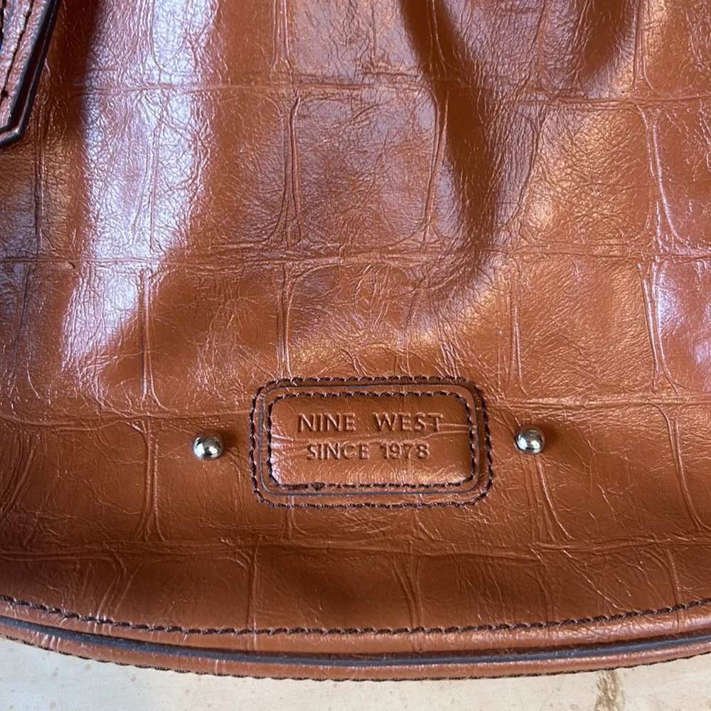 Nine West Cognac Tan Embossed Faux Leather Croc Reptile Print Hobo Bag Purse